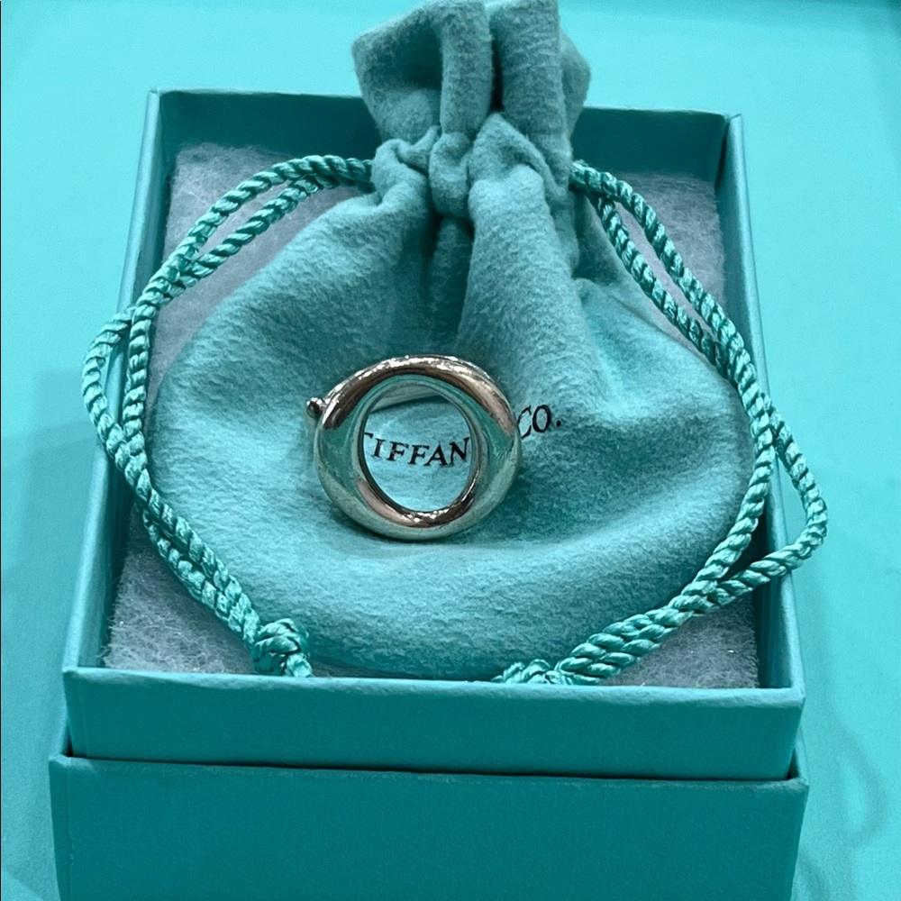 🌸🌸 Authentic Tiffany & Co. Peretti Sevillana Ring
